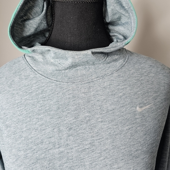 Nike Running Women's Dri-Fit Hooded Long-sleeved Pullover Shirt, Small - Picture 4 of 16